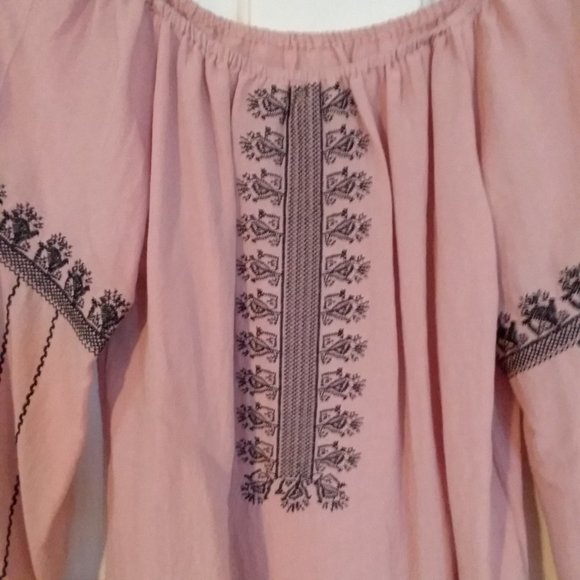 Pink embroidered peasant top sz L - Picture 2 of 5